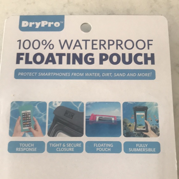 DryPro 100% Waterproof Floating Pouch - Picture 3 of 5